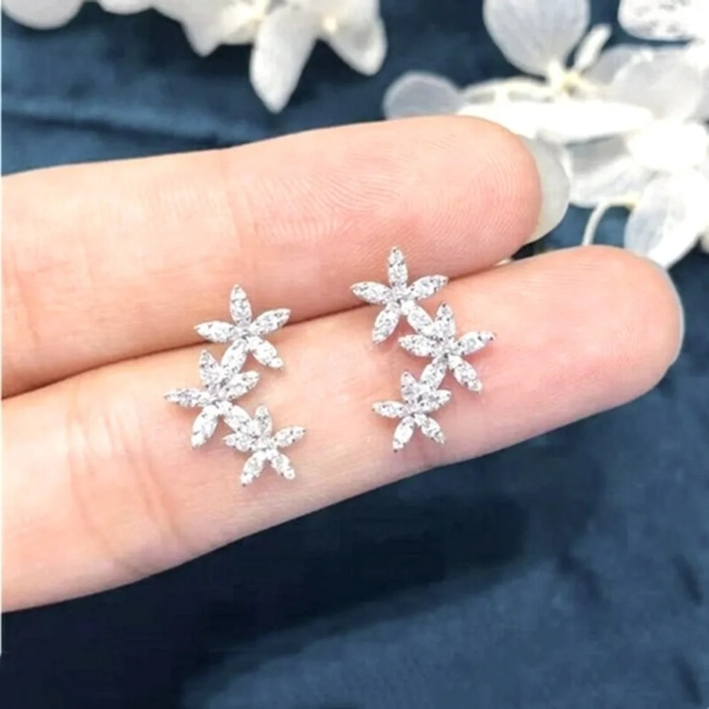 Gorgeous 925 Silver Sim. Diamond Flower Studs